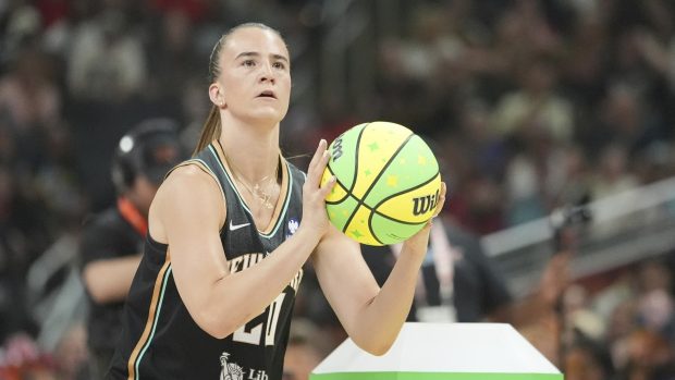 Sabrina Ionescu, câștigătoarea concursului de aruncări de 3 puncte în WNBA All-Star Weekend