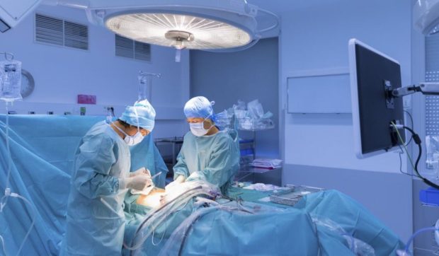 Invenția care păstrează organele „vii” în afara corpului. Dispozitiv premiat în UK, folosit deja în 6.000 de transplanturi