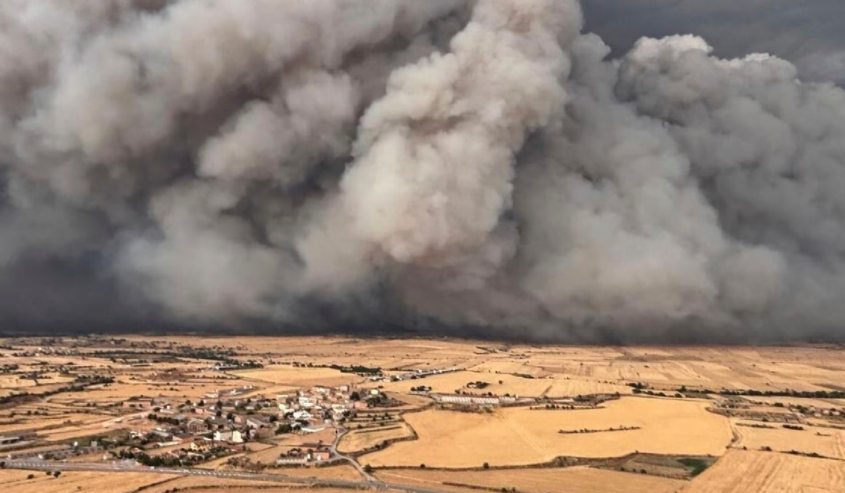Norul imens de 14 km care a înghițit totul în Spania. Ce sunt incendiile de a șasea generație