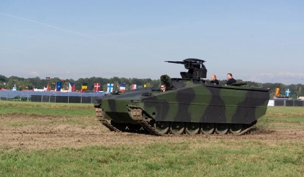 Rheinmetall extinde producția de vehicule de luptă și muniție în România