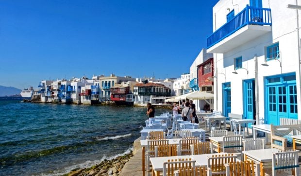 O turistă s-a trezit cu o notă de plată de 1.000 de euro după ce a comandat trei feluri de mâncare la un restaurant din Mykonos