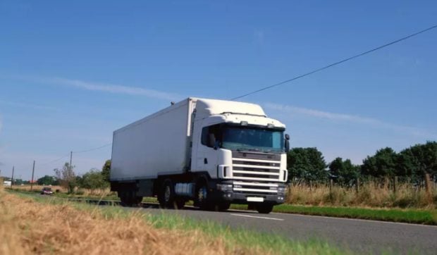 Șofer român de TIR, găsit mort în cabină, lângă Neumarkt, Germania, după ce patronul nu a mai reușit să ia legătura cu el