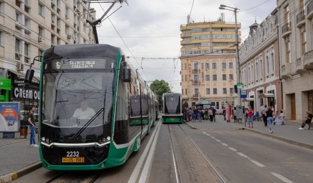 Electricienii s-au speriat de ce au descoperit pe computerele de bord ale tramvaielor noi din Iași