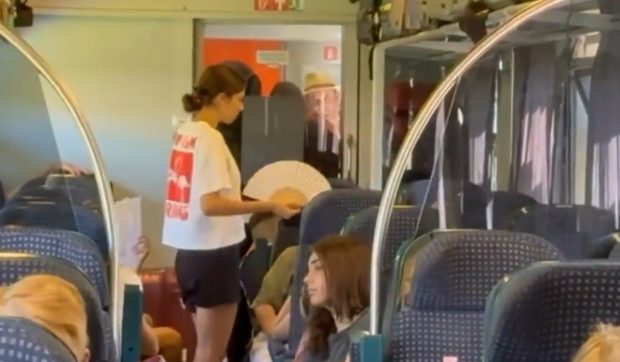 Cum arată o călătorie de coșmar spre Constanța, pe caniculă, într-un tren fără aer condiționat