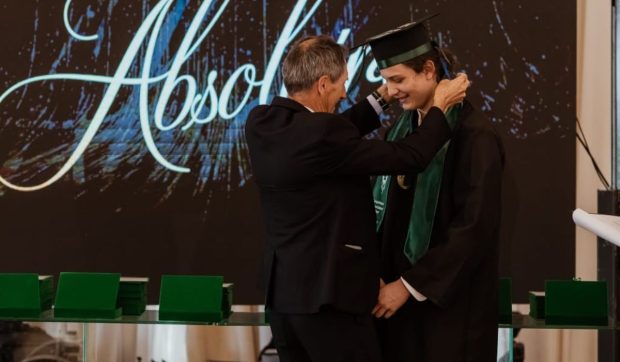 Povestea elevului care a depus contestație, deși a primit 9,90 la proba de BAC de la matematică: „Peste 10 ani mă văd medic”