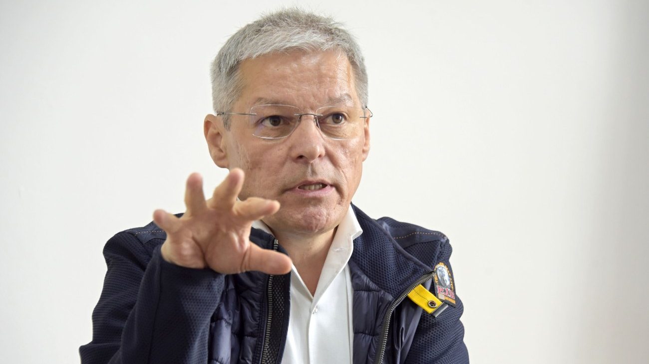 Dacian Cioloș, refuzat de un taximetrist la Aeroportul Otopeni. Ce a pățit șoferul de taxi