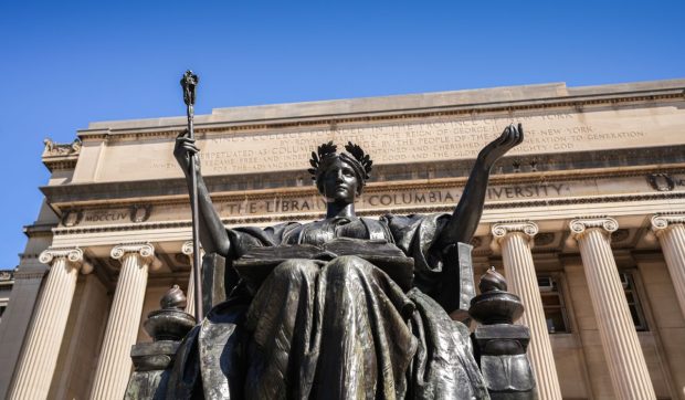 O universitate din America îi dă lui Trump 221 de milioane de dolari: „Îți vinzi propriii studenți ca să finanțezi genocidul?”