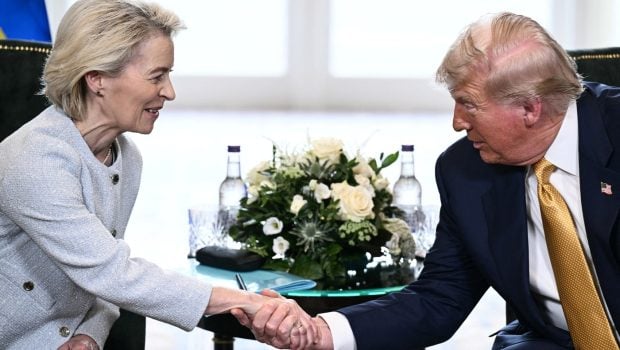 Trump și von der Leyen discută la această oră pentru a încerca să încheie un acord comercial între UE și SUA