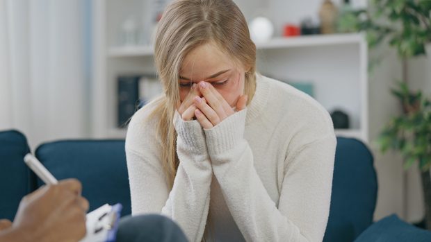 România, țara care nu știe să-și protejeze cetățenele. Mărturii din iadul femeilor maltratate: „Fetele mele au văzut multe scene în care a încercat să-mi taie gâtul”