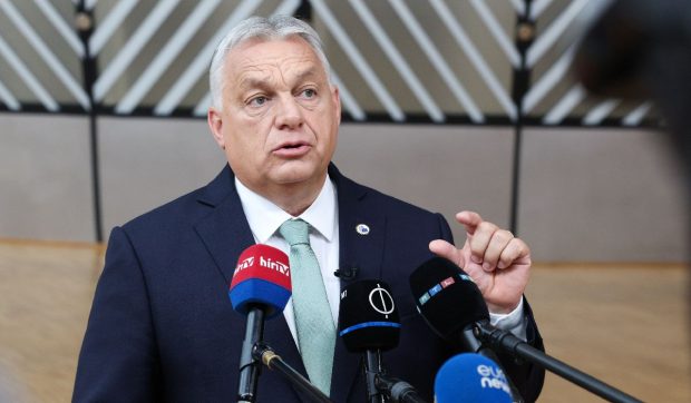 Premierul Viktor Orban prezice că va fi „haos și sărăcie” dacă partidul pro-UE câștigă alegerile în Ungaria