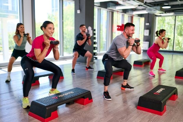 Efectul J.Lo: sala a devenit trending topic în România. Acum e momentul să începi C-Core sau Glutes, la World Class România.