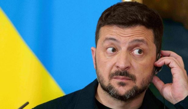 Volodimir Zelenski, comparat cu Victor Ianukovici, în cea mai mare criză politică a Ucrainei, de după 2022: „la naiba, de ce să mai luptăm pentru asta?”