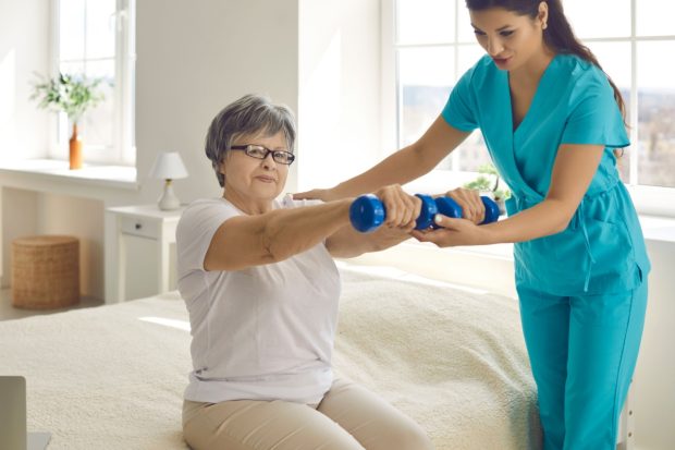 Cum să îmbunătățești calitatea vieții pacienților cu AVC prin recuperare eficientă