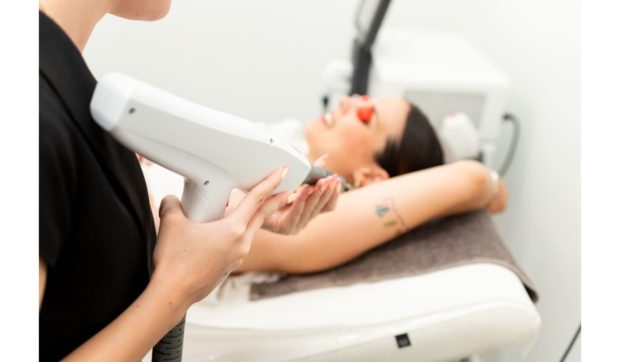 Îndepărtarea tatuajelor: de ce contează calitatea aparatului folosit?