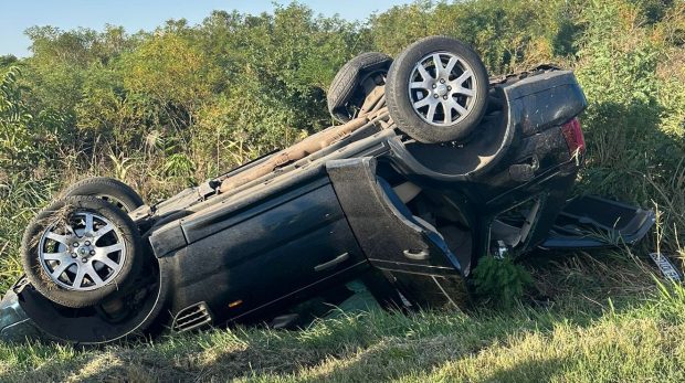 6 persoane, printre care doi copii, au ajuns la spital după un accident pe A1. O mașină s-a răsturnat