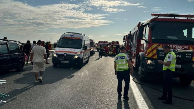 Accident grav pe A3: o mașină cu opt persoane a intrat într-un parapet. Traficul este complet blocat pe sensul către Ploiești