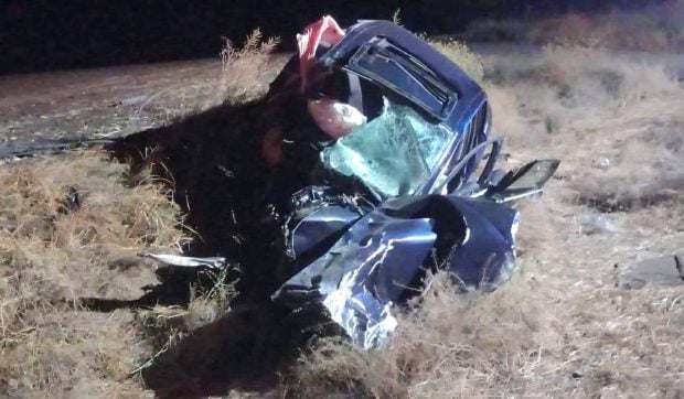 Doi băieți de 16 și 17 ani au murit într-un accident grav în Teleorman: mașina în care se aflau a fost deformată