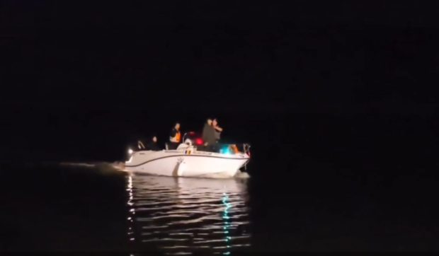 Filmul tragediei de pe Lacul Snagov în care un medic și fiul său de 13 ani au murit înecați, surprinși de furtuna puternică