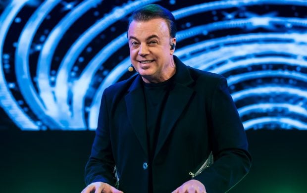 Ce bea Adrian Enache în fiecare dimineață, pe stomacul gol: : „Este un tratament japonez”. Artistul își face înainte rugăciunea