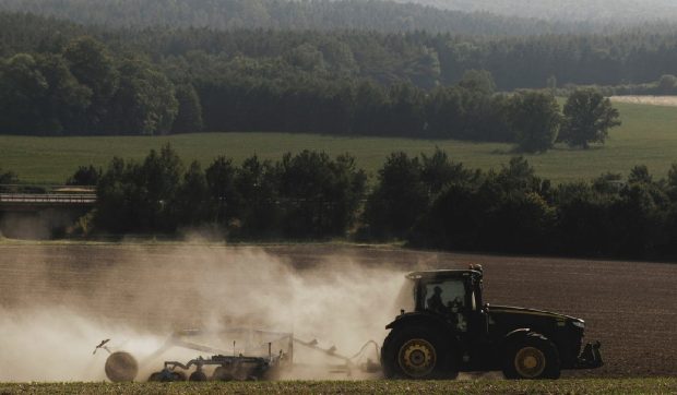 Într-o țară din Europa de Vest, Biserica este unul din cei mai mari proprietari de terenuri agricole