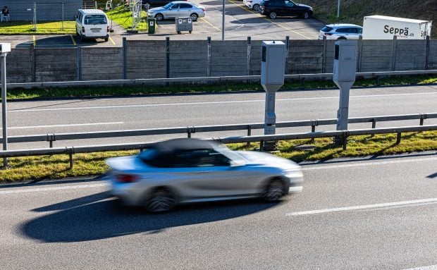 Amendă uriașă primită de un milionar care a depășit viteza legală cu 27 km/h. Explicațiile procuraturii elvețiene