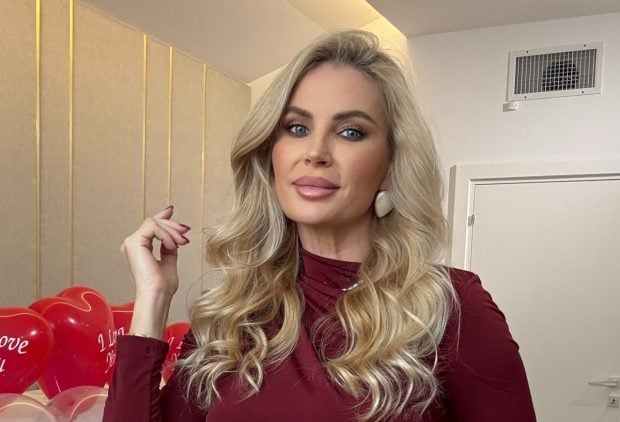 Apariția Andreei Bănică în costum de baie la 47 de ani a stârnit reacții: „De ce simți nevoia să te vedem dezbrăcată”. Răspunsul cântăreței
