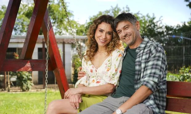 Imagine Stire Actorii Bogdan Albulescu și Andreea Vasile, vacanță împreună: „Timp cu familia, liniște și bucurie”. Ce au făcut în Grecia | 2review.ro