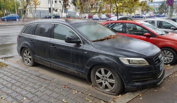 Mașinile abandonate în Timișoara, Iași sau București vor fi ridicate și vândute la fier vechi sau scoase la licitație