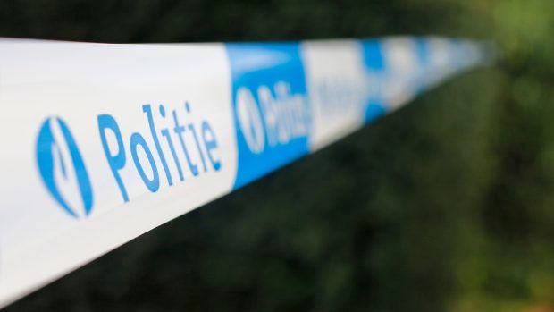 Un șofer român de TIR a căzut de la etajul doi al blocului în care își petrecea noaptea, în Belgia. Era coleg de cameră cu alt șofer român