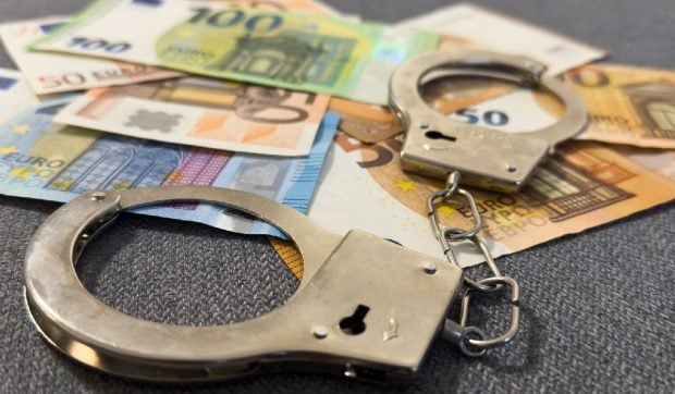 Ca să țină în închisoare un deținut care cântărește 300 de kg, statul plătește 55.000 de euro în fiecare lună, în Austria
