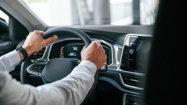 Un bărbat din București a făcut infarct în timp ce dădea proba practică pentru examenul auto