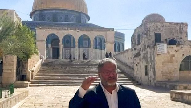 Un ministru israelian de extremă s-a rugat pe Esplanada Moscheilor. „A turnat gaz pe foc”, acuză Haaretz I VIDEO