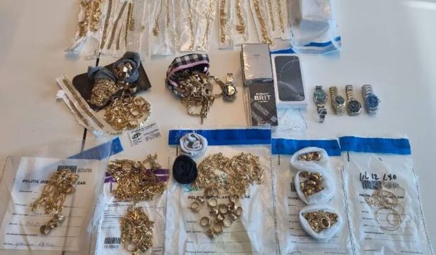 Mai mulți români au pus la cale un plan prin care să facă bani, în Olanda: „Sunt din Dubai și sunt un om de afaceri de succes”