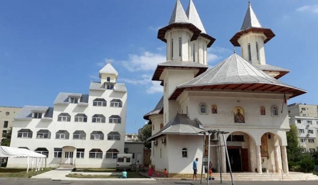 O biserică din Constanța organizează un eveniment pentru a cumpăra 1000 de ghiozdane copiilor defavozirați din mediul rural