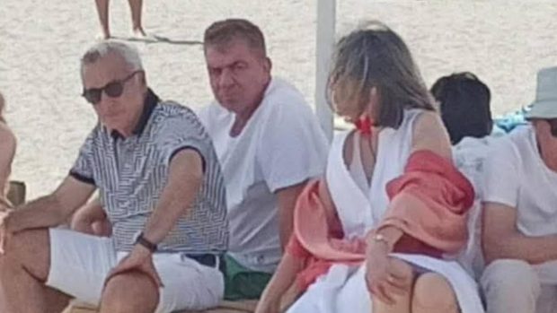 „Sunt cu porumbu’. Se odihnesc puțin la umbră”: ironii la adresa lui Călin și Cristelei Georgescu, după ce au fost văzuți la mare