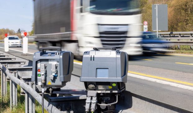 Rovinieta se scumpește și apoi dispare. Noul sistem prin care vor fi taxați șoferii români