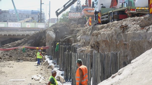 Când se reia circulația mașinilor pe Splaiul Independenței, în zona Piața Unirii. Anunțul Primăriei Sector 4, în pline lucrări la Planșeul Unirii