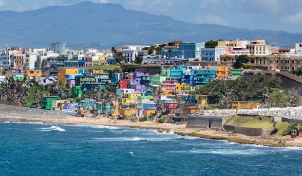 Un tânăr, care s-a dus special în Puerto Rico pentru a vedea concertul lui Bad Bunny, a murit împușcat pe stradă. Poliția nu știe cum arată atacatorul