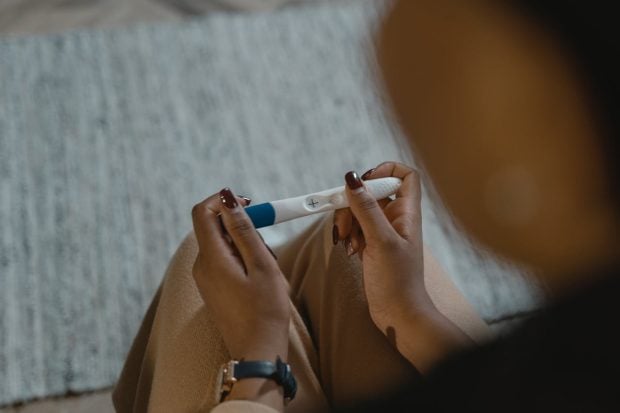 Ce să faci dacă ce ai un test pozitiv de sarcină: Ghid pas cu pas