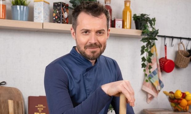 Cum se prepară porumbul copt cu două sosuri, după rețeta lui chef Horia Manea. Ai nevoie de doar câteva ingrediente