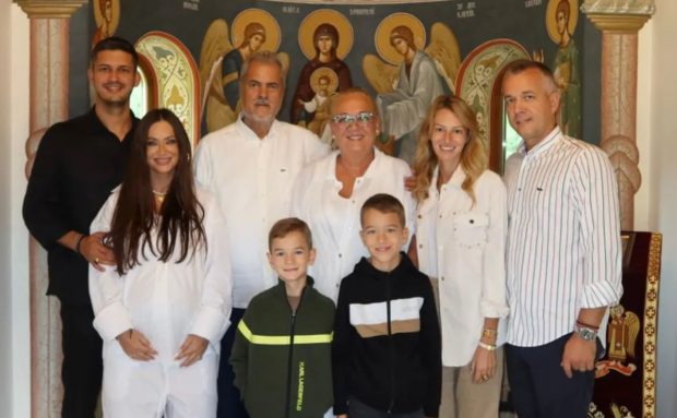 Imagine Stire Adrian Năstase, bunic pentru a treia oară. Corina și Mihnea au devenit părinții unui băiețel, căruia i-au ales un nume special | 2review.ro
