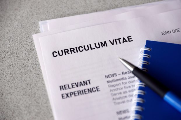 Opt trucuri ca să îți optimizezi CV-ul și să treacă de filtrele AI ale recrutorilor