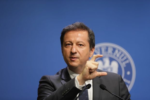 Proiectul pentru plata pensiilor din Pilonul II a fost aprobat: 30% din sumă poate fi retrasă la începutul perioadei de plată, restul de bani vor fi distribuiți în 8 ani