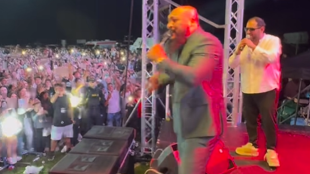 Manelistul Dani Mocanu, recompensat cu o diplomă de excelență în Bistrița Năsăud. O primărie a cheltuit 80.000 de euro cu festivalul
