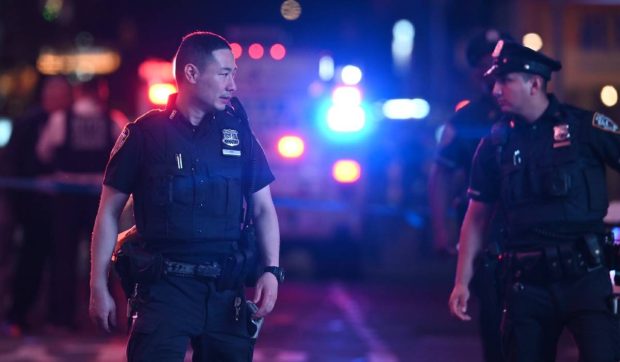Focuri de armă în Times Square: Trei persoane rănite după ce un bărbat înarmat a deschis focul lângă turiștii din New York