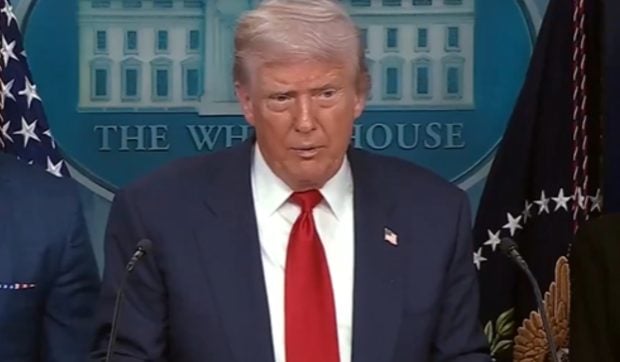 Gafa făcută de Donald Trump într-o conferință de presă: „Este jenant să mă aflu aici” I VIDEO  