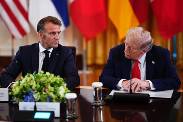 Ce i-a șoptit Donald Trump lui Emmanuel Macron înainte de întâlnirea multilaterală: „Oricât de nebunesc ar părea”
