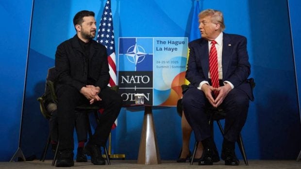 Donald Trump îl așteaptă pe Volodimir Zelenski și vorbește despre un acord de pace pentru Ucraina, dar nu spune în ce condiții