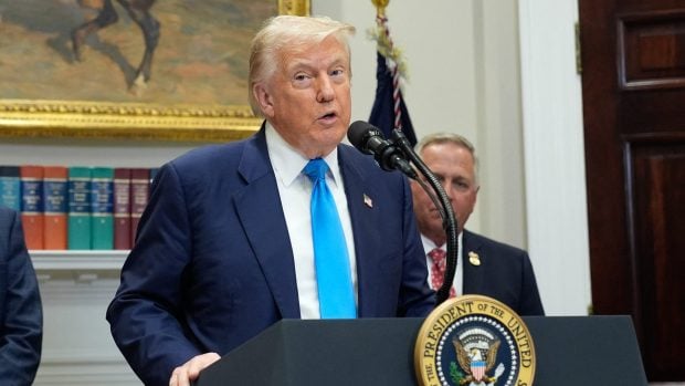 Donald Trump a semnat decretul prin care majorează taxele vamale pentru zeci de țări: „În beneficiul angajaților americani”