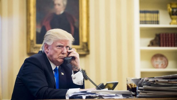 Donald Trump a întrerupt întâlnirea cu liderii europeni pentru a-l suna pe Vladimir Putin